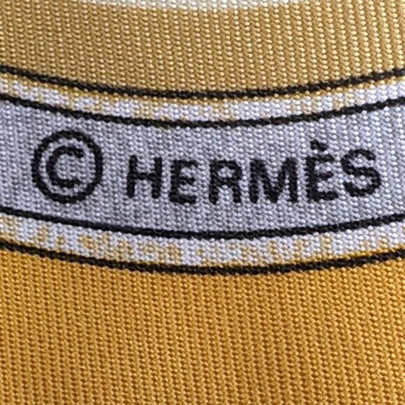 Auth HERMES Carre 90 - Gold Yellow Multi Silk Scarf - Picture 3 of 4